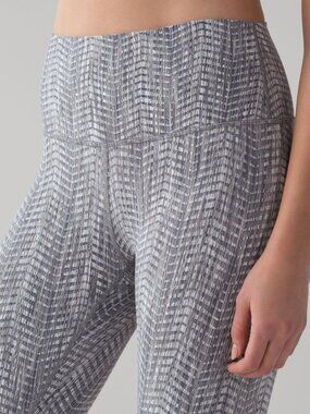 Lululemon Wunder Under patterned leggings